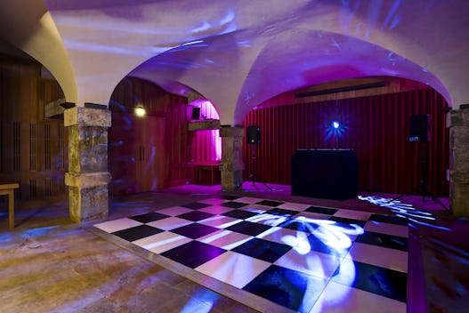 Crypt 