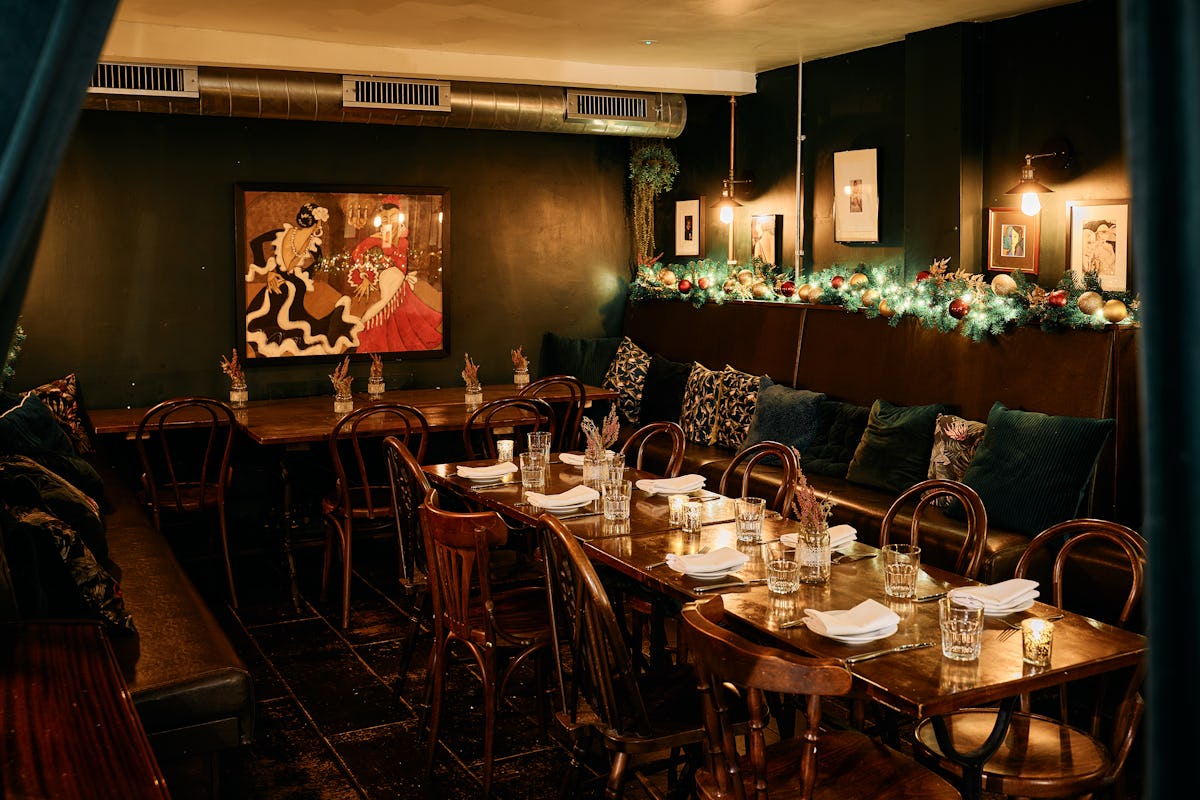Queens Wine Bar & Bistro