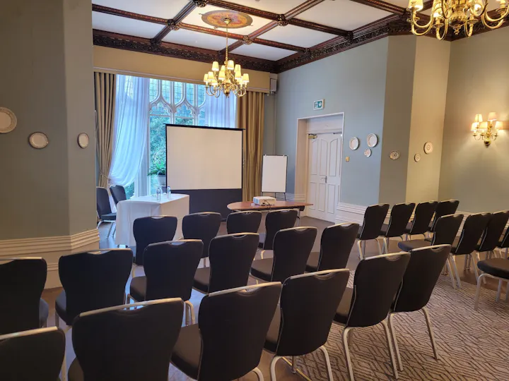 Kenwood Hall Hotel