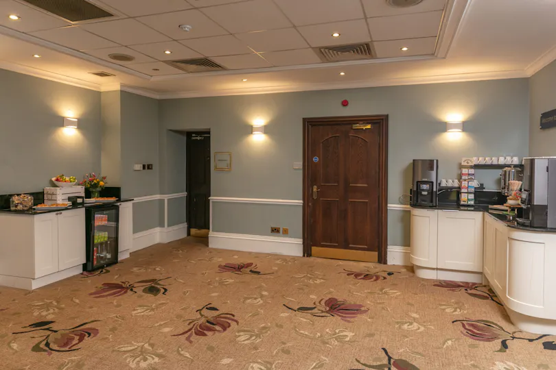Kenwood Hall Hotel