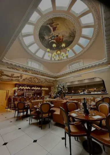 Square Grill Restaurant and Bar