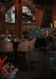 Square Grill Restaurant and Bar