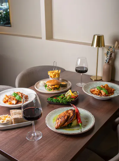 Dhöm Bistro