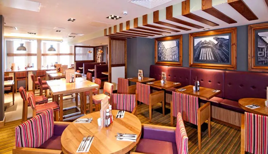 Premier Inn Edinburgh Princes Street