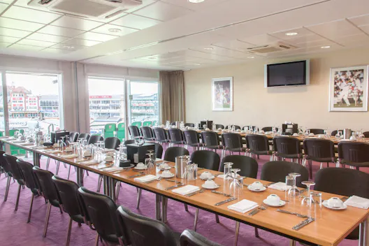 Double Executive Box
