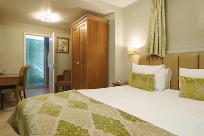 Fanhams Hall, Exclusive Collection