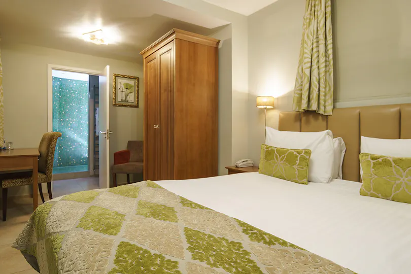 Fanhams Hall, Exclusive Collection