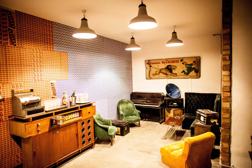 Oval Space