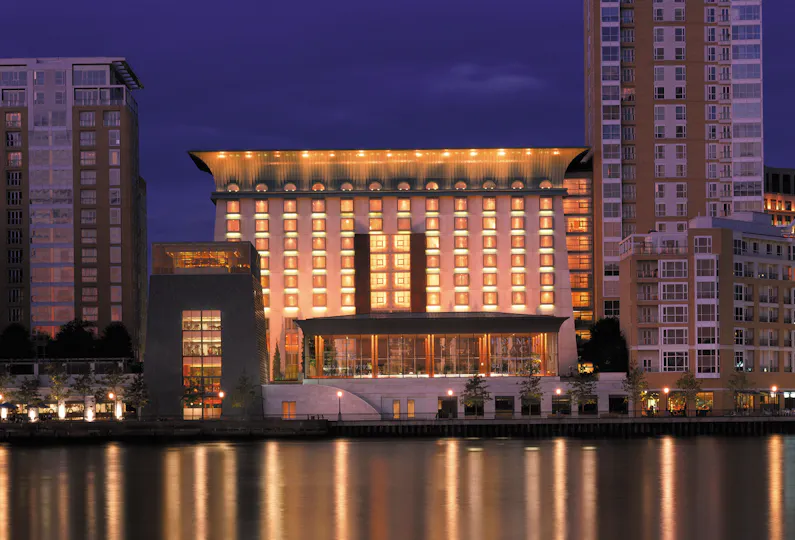 Four Seasons London at Canary Wharf