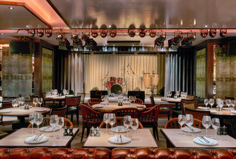 100 Wardour St