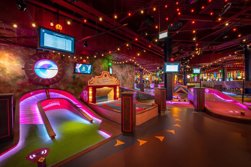 Puttshack White City
