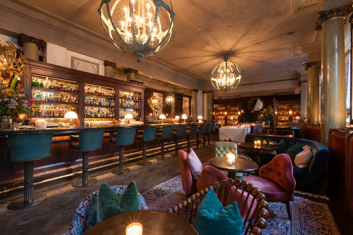 Scarfes Bar