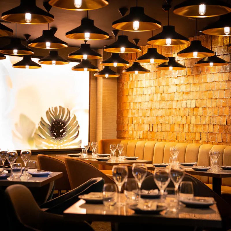 Farzi Cafe