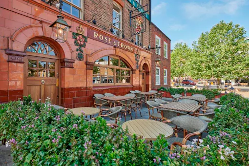 The Rose & Crown Clapham Old Town