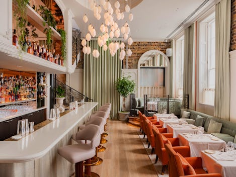 Amélie Exclusive Hire