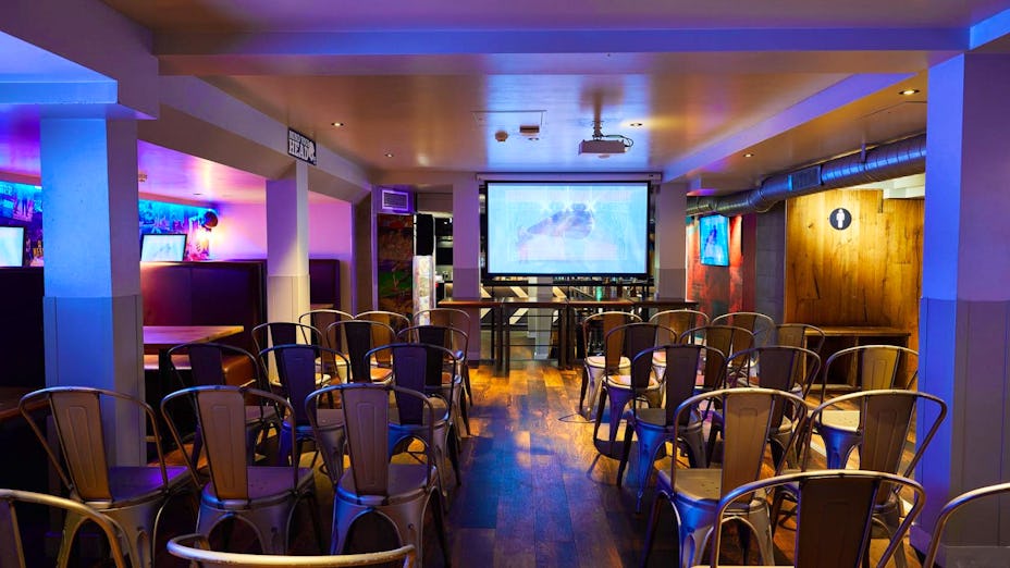 Belushi's London Bridge