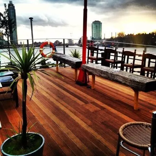 Tamesis Dock