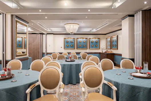 Van Dyke Suite