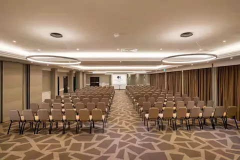 DoubleTree by Hilton Ealing