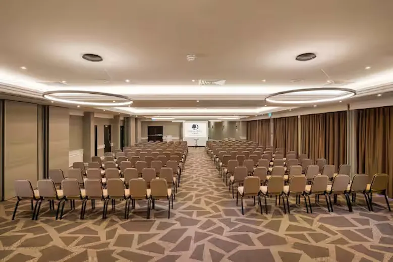 DoubleTree by Hilton Ealing