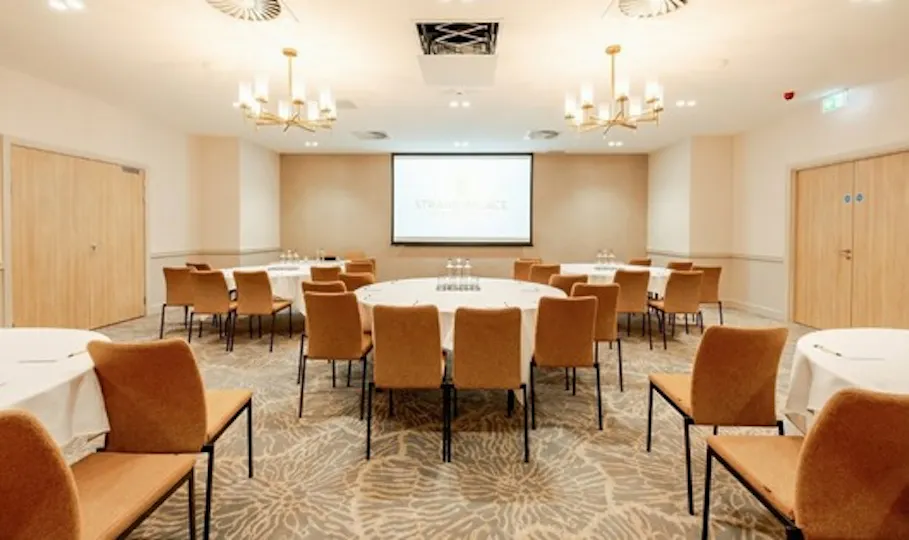 Strand Palace Hotel