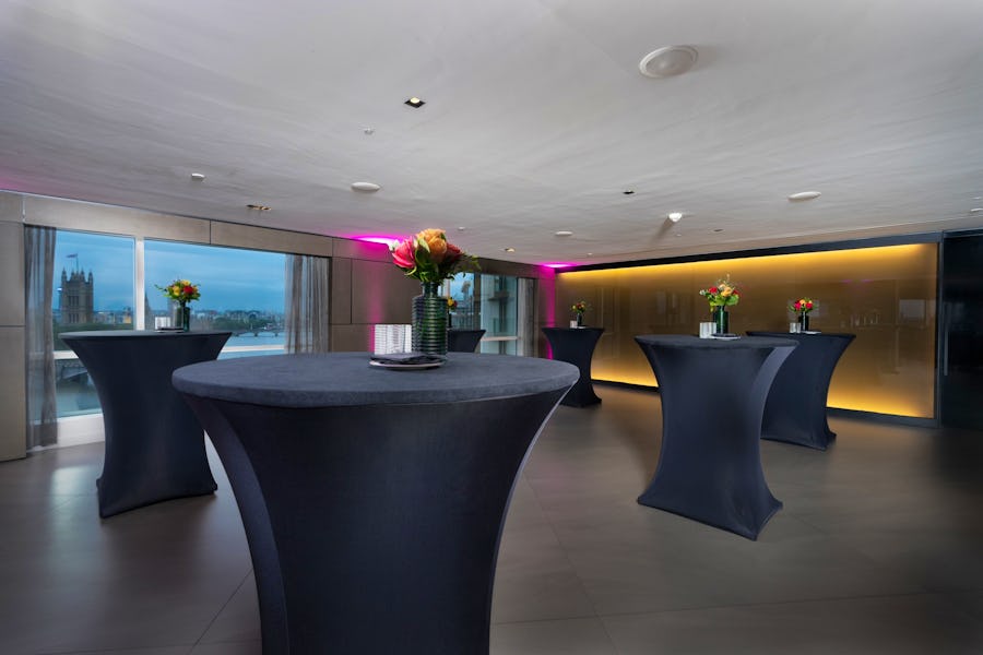 Park Plaza Riverbank