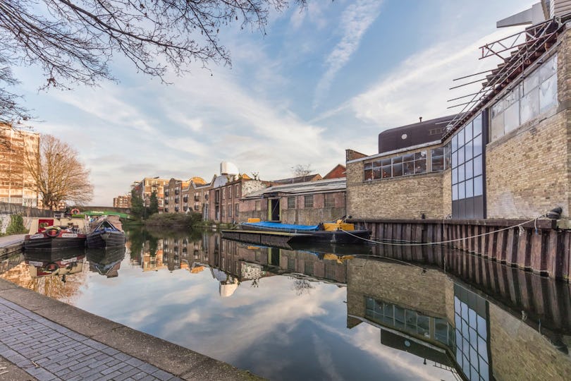 Hoxton Docks 