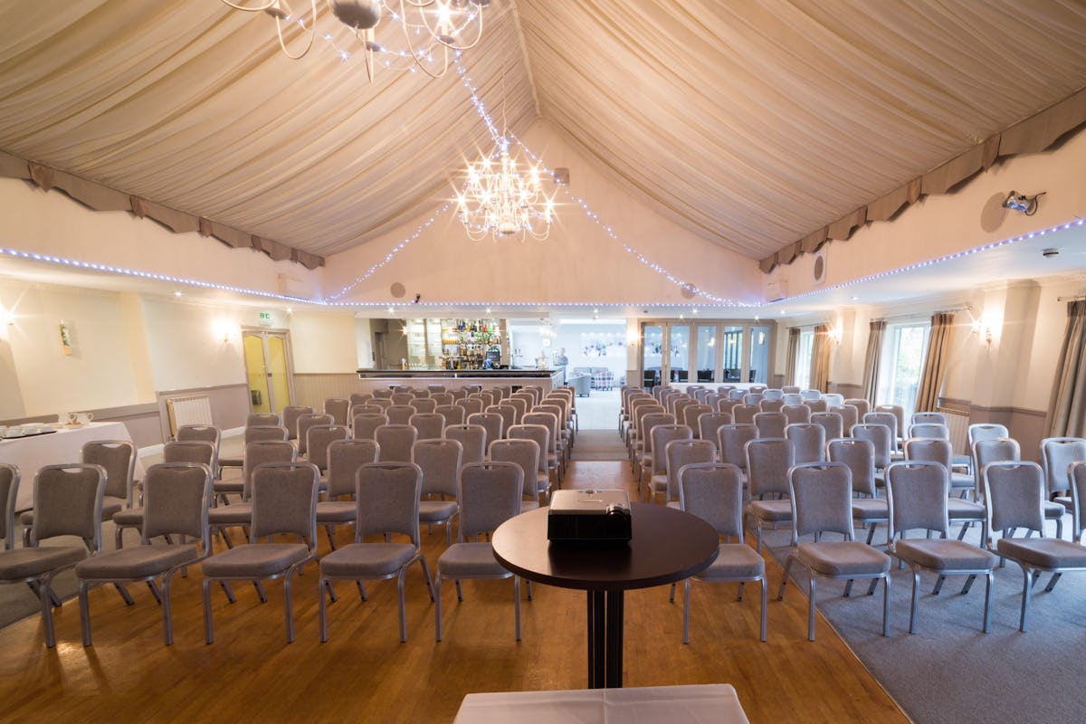 Wolfscastle Country Hotel & Spa