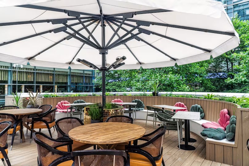 Oasis Bar & Terrace