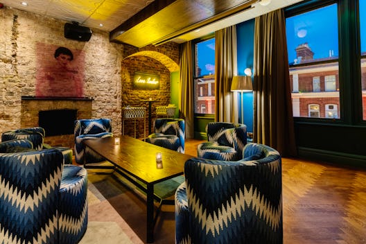 Cocktail Lounge 