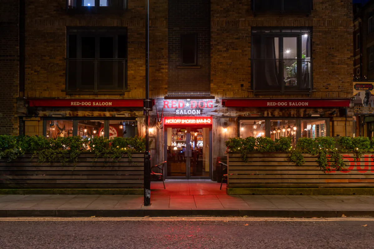 Louies Bar 