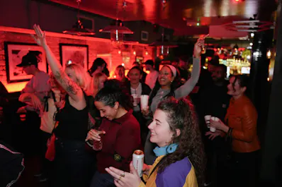 Louies Bar 