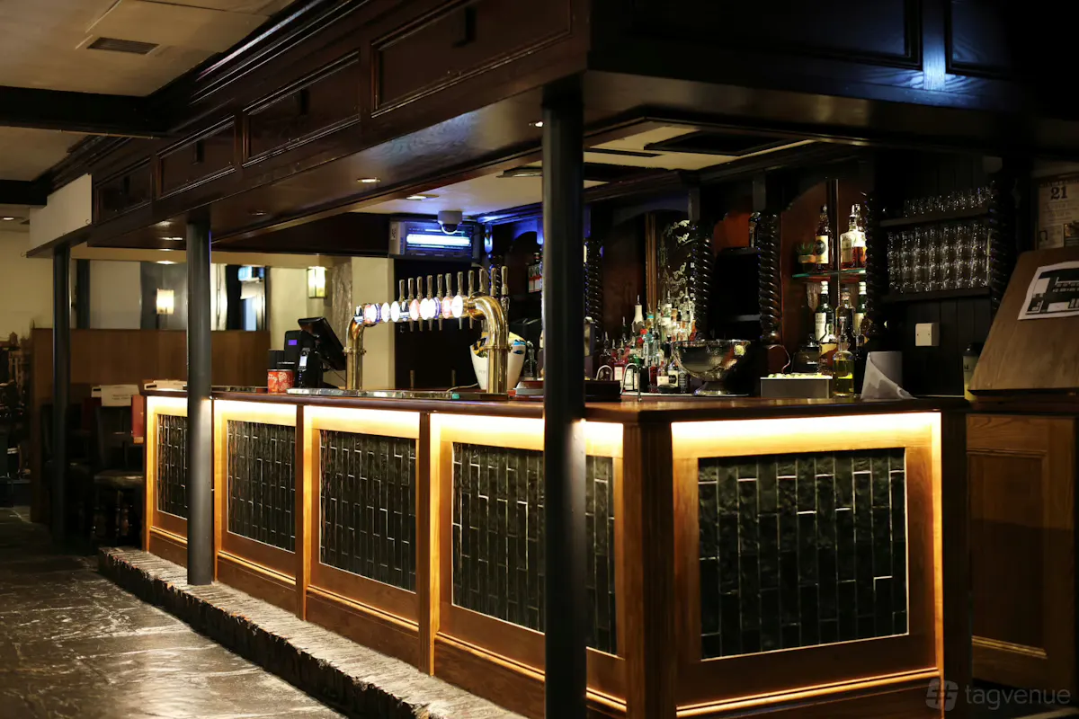 Old Thameside Inn