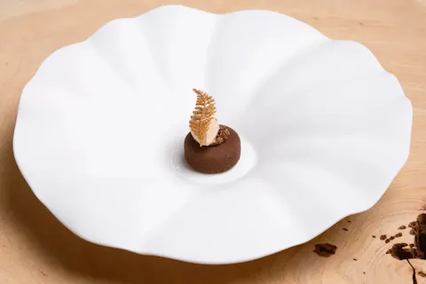  Àclèaf celebrates National Dessert Day with a six-course tasting menu dedicated entirely to dessert