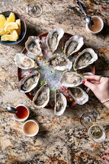 £1 Oyster Happy Hour, Live Music & 2 for 1 Cocktails!