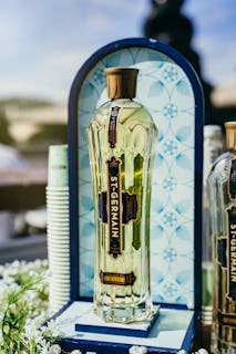 Free Hugo Spritz Samples at Smiths Bar & Grill!