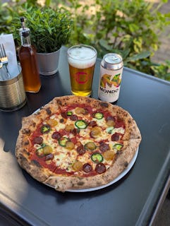 Base Face Pineapple Pizza x Mondo Brewing Pineapple IPA 