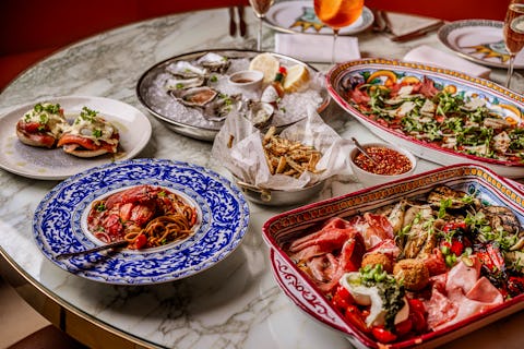 Bottomless Brunch Esclusivo with DJ in Mayfair