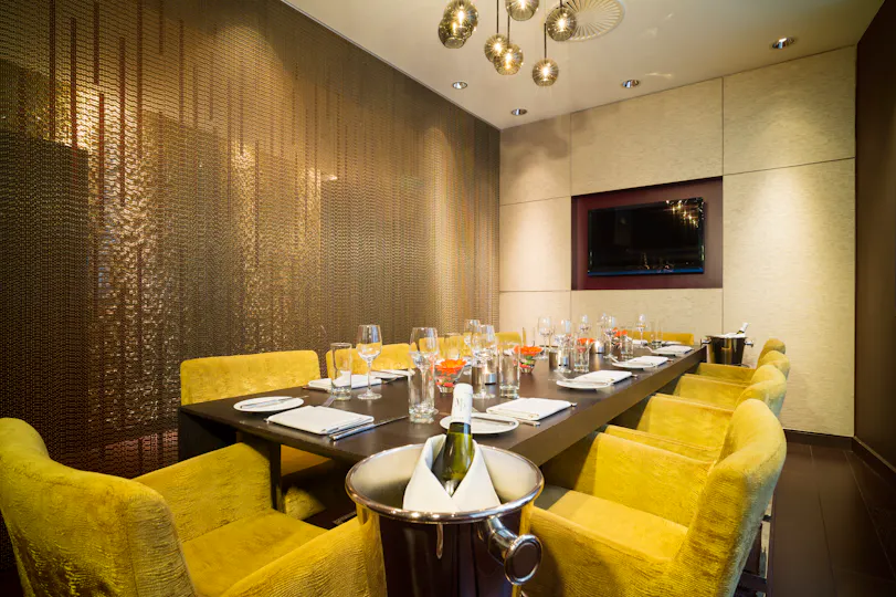 Off The Wall Restaurant at the Apex London Wall Hotel