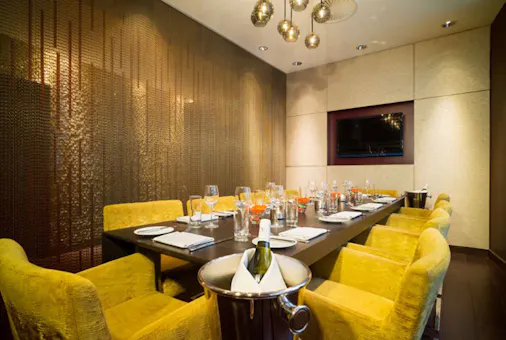 Off The Wall Restaurant at the Apex London Wall Hotel