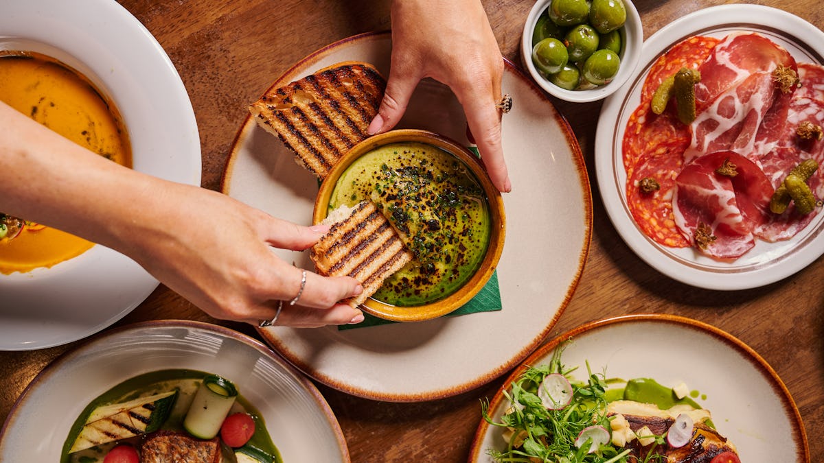 Queens Wine Bar & Bistro