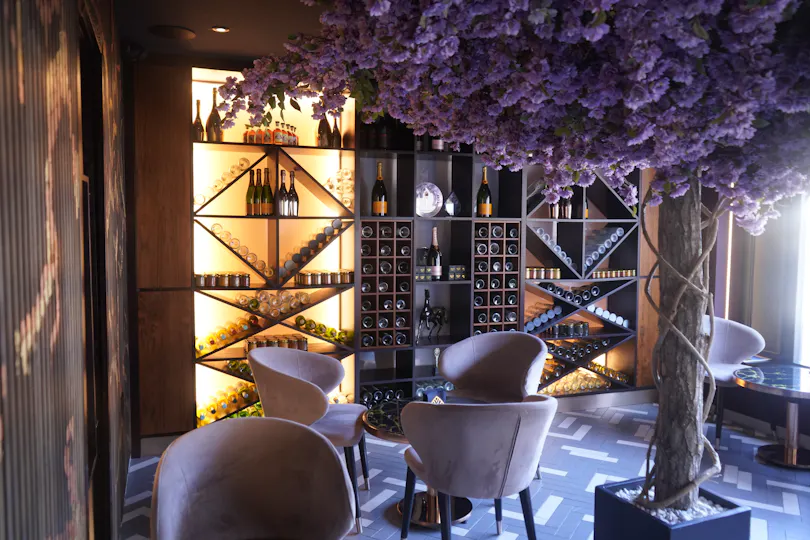 Radhuni Lounge Restaurant