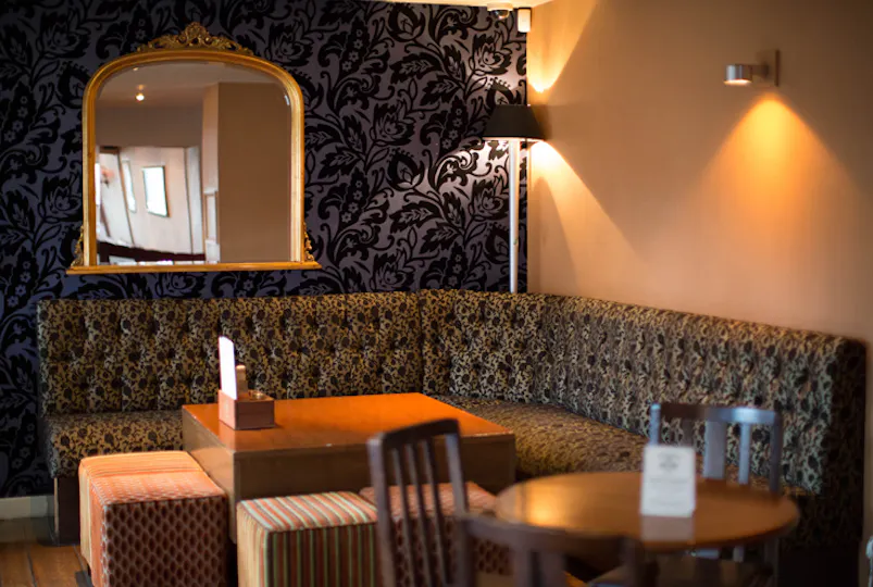 The Prince Alfred - 112 Queensway
