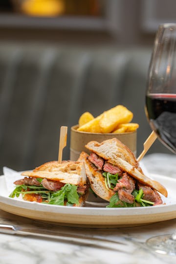 Hans’ Bar & Grill at 11 Cadogan Gardens