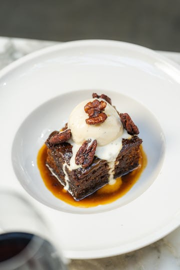 Hans’ Bar & Grill at 11 Cadogan Gardens
