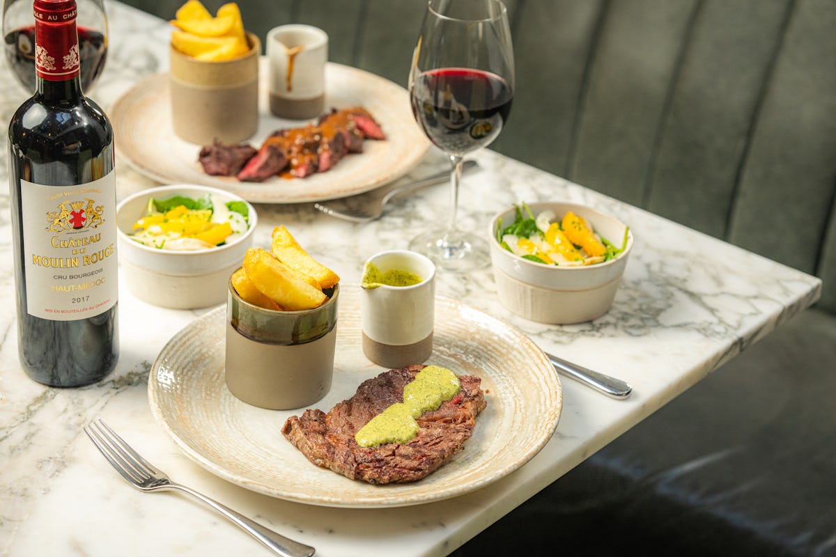 Hans’ Bar & Grill at 11 Cadogan Gardens