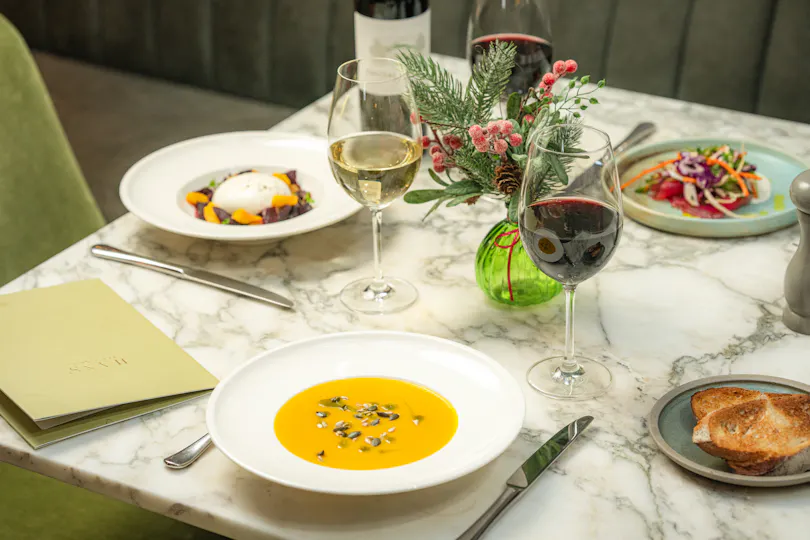 Hans’ Bar & Grill at 11 Cadogan Gardens