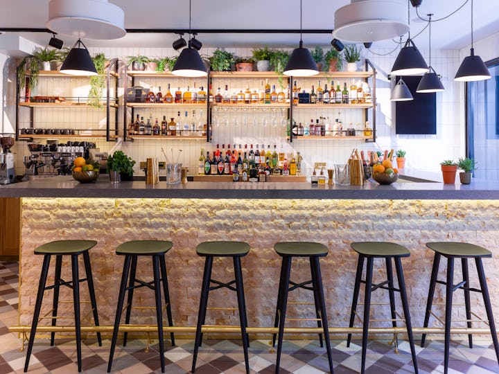 Hans’ Bar & Grill at 11 Cadogan Gardens