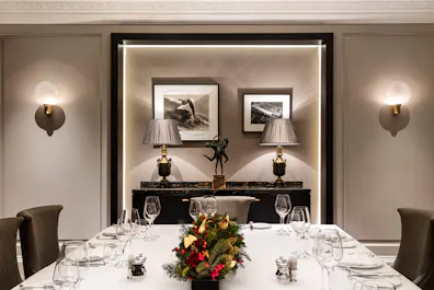 27 Restaurant & Bar