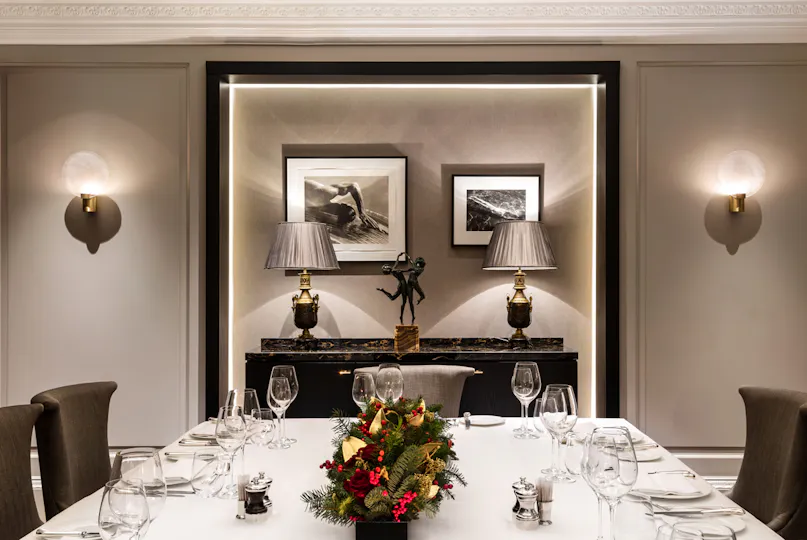 27 Restaurant & Bar
